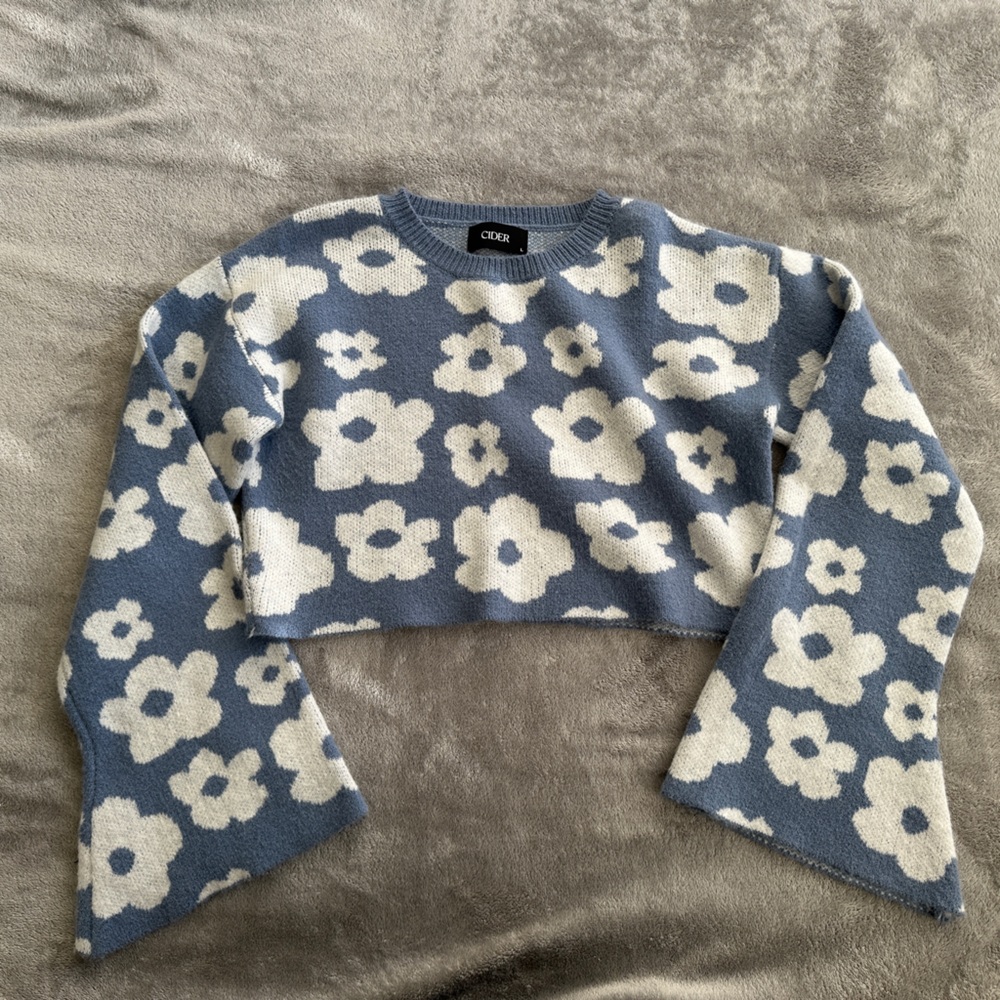 Cider Blue and Cream Floral Cropped Sweater